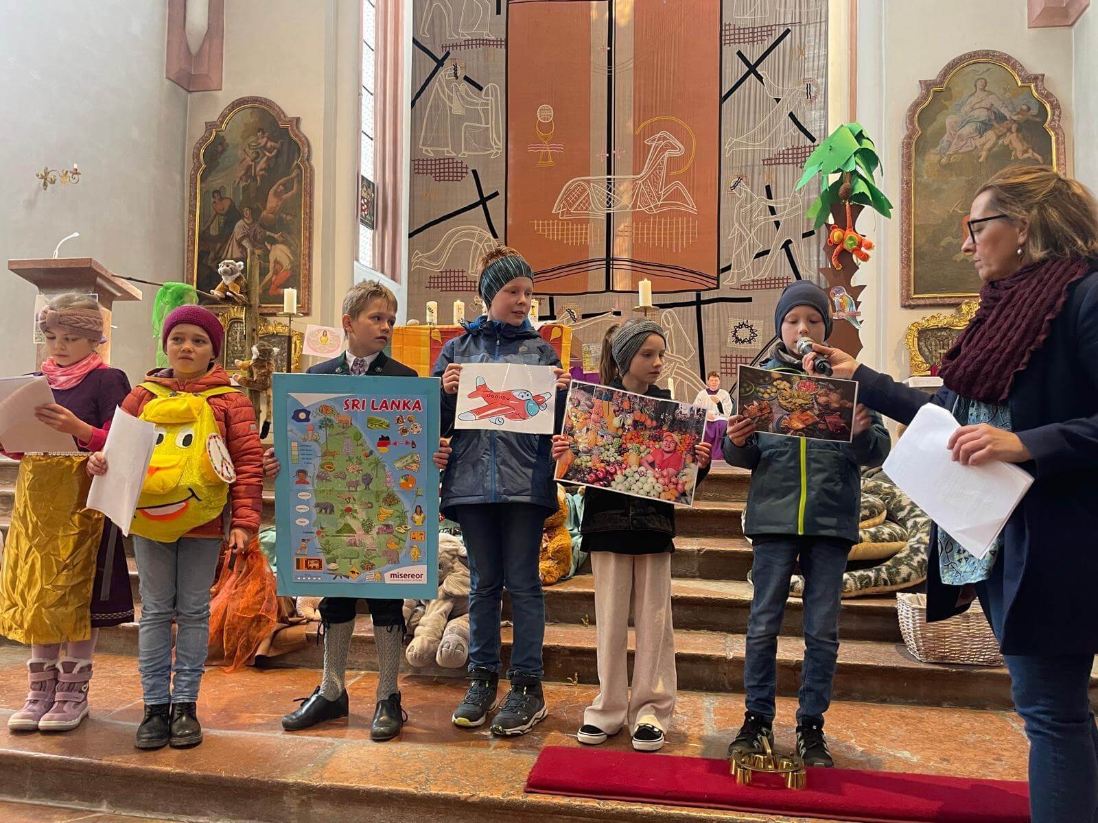 Kinder stellen Sri LANKA vor