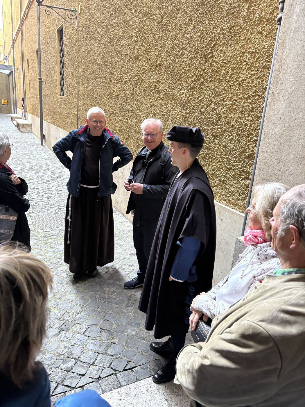 Gespräch mit einem Schweizer Gardisten in der Kaserne der Garde