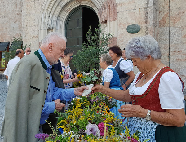 Kräuterbuschen zum Fest Mariä Himmelfahrt